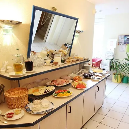 F-1010 Strandhaus Moenchgut Dz 36 Strandnah, Inkl Fruehstueck Hotel