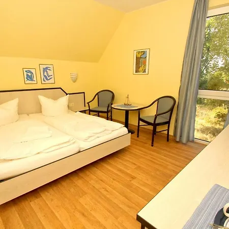 F-1010 Strandhaus Moenchgut Dz 36 Strandnah, Inkl Fruehstueck Hotel Lobbe