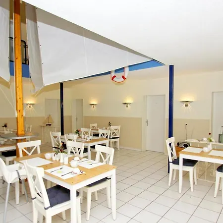 Hotel F-1010 Strandhaus Moenchgut Dz 36 Strandnah, Inkl Fruehstueck *